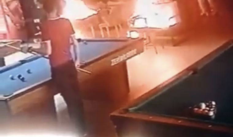 4 bin TL alacağı için bilardo salonunu ateşe verdi! (18 Mayıs 2022) (Video Haber)