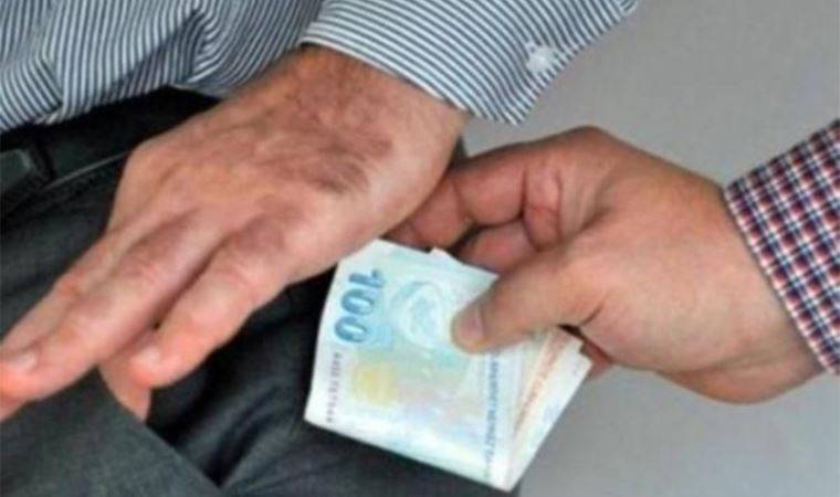 Şanlıurfa'da rüşvet ve belgede sahtecilik iddiasıyla 4 zanlı tutuklandı