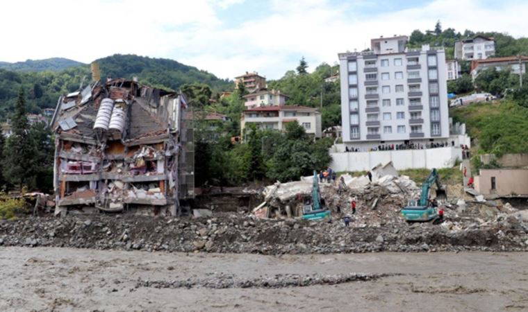 17 kişi hayatını kaybetmişti: Kastamonu'daki selde yıkılan Ölçer Apartmanı'nın müteahhidine tahliye