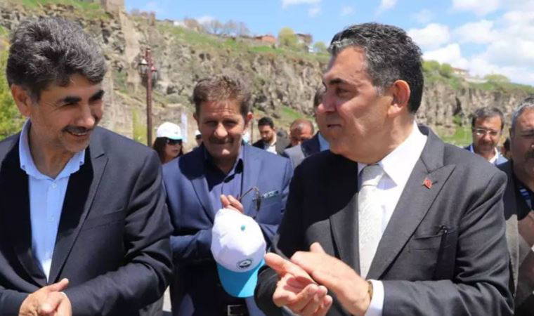 Erdoğan'ı dinlemek yerine CHP'nin açılışına katıldı
