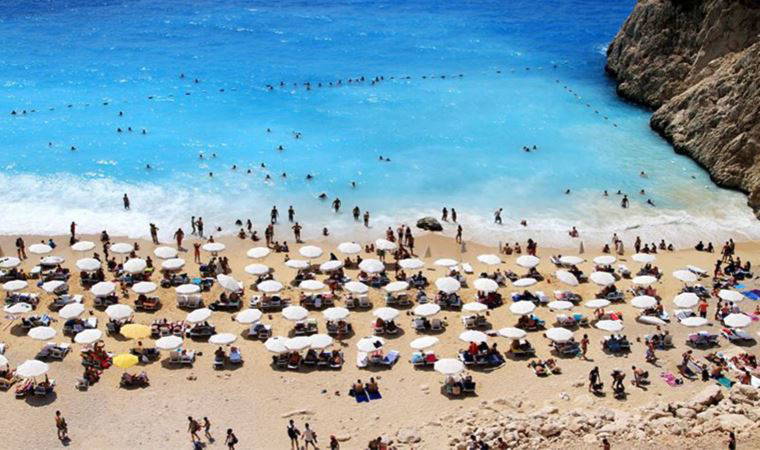 Antalya'da turizm hareketlenmeye başladı: 45 bin kişiyi buluyor
