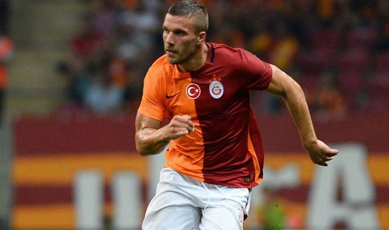 Lukas Podolski Gornik Zabrze ile sözleşmesini uzattı