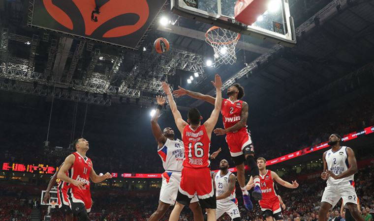 Son Dakika: Anadolu Efes Euroleague'de üst üste 3. kez finalde!