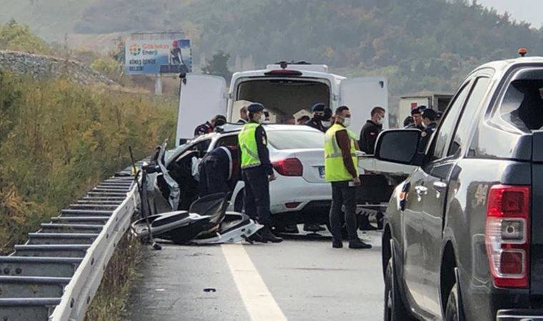 Bursa’da trafik kazası: 4 kişi sıkışarak yaralandı (02 Mayıs 2022)