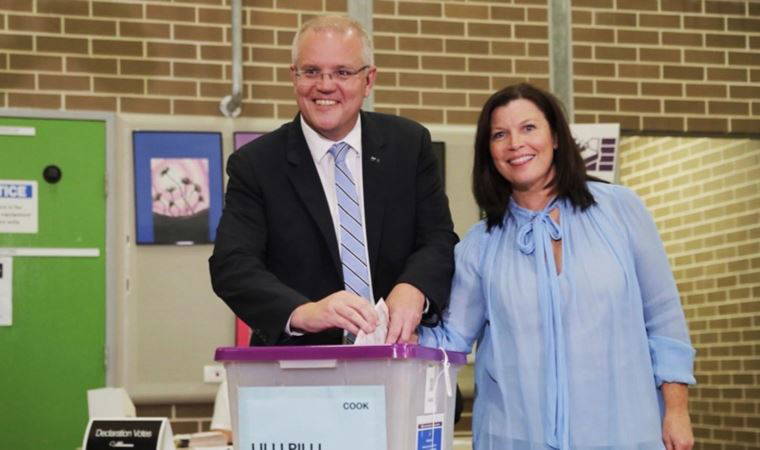 Avustralya halkı sandık başında