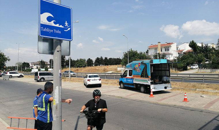 İBB harekete geçti: Sahillere tsunami uyarı tabelaları