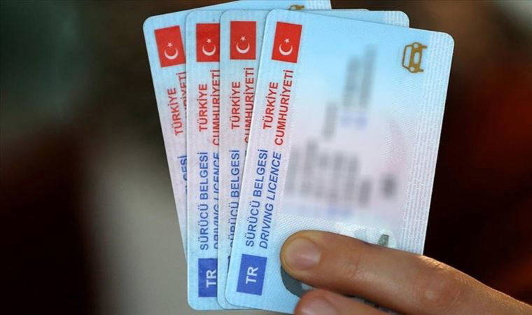 Bakan Soylu duyurdu: Ehliyetlerle ilgili yeni gelişme