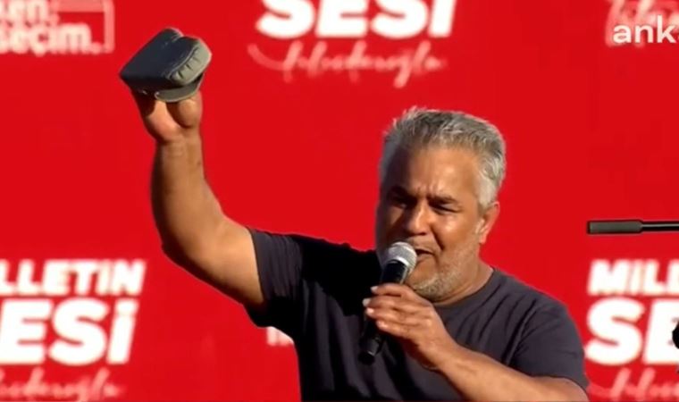 Yurttaş terliğini çıkarıp konuştu