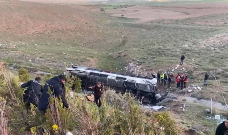 Niğde'de öğrencileri taşıyan otobüs devrildi: 2 ölü, 42 yaralı