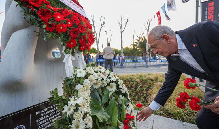Kemal Kılıçdaroğlu Çerkes Anıtı'na çelenk bıraktı (22 Mayıs 2022)