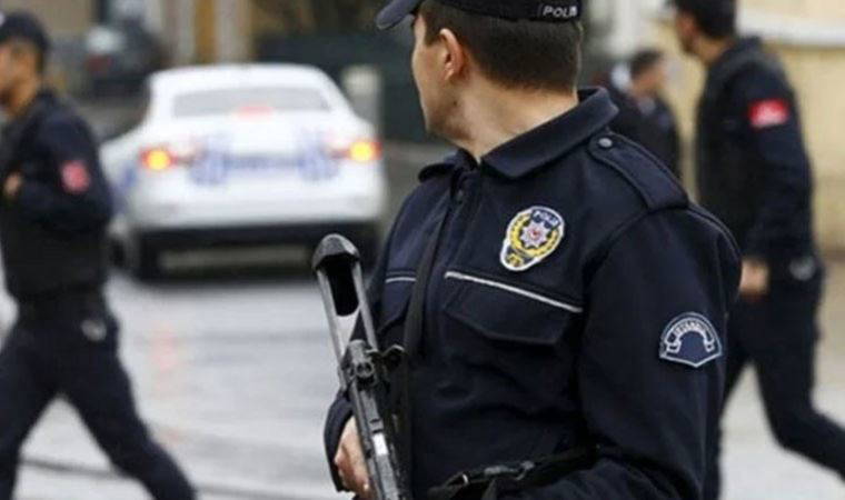 Adana merkezli gündüz düzenlenen uyuşturucu operasyonunda yakalanan 5 zanlı tutuklandı