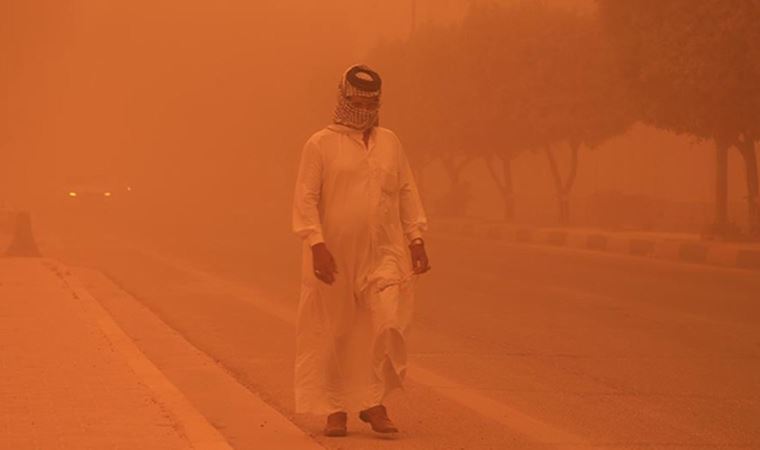 Irak’ta kum fırtınası alarmı: Ülke genelinde resmi tatil ilan edildi