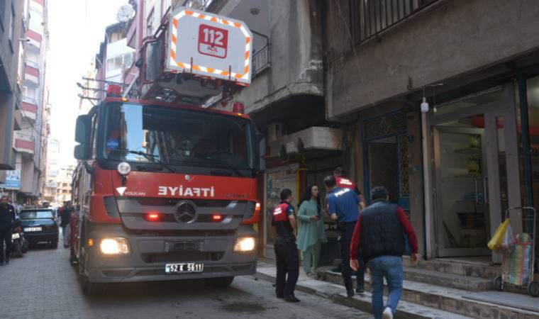 Havalandırma boşluğuna atılan sigara izmaritleri yangına neden oldu