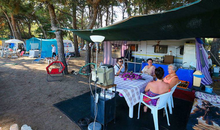 Antalya'da karavan kargaşası: Her yer yasak