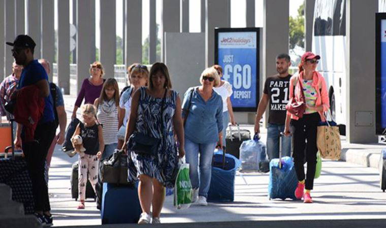 Vize işlemlerinde kriz büyüyor! Mağdurlar isyan etti