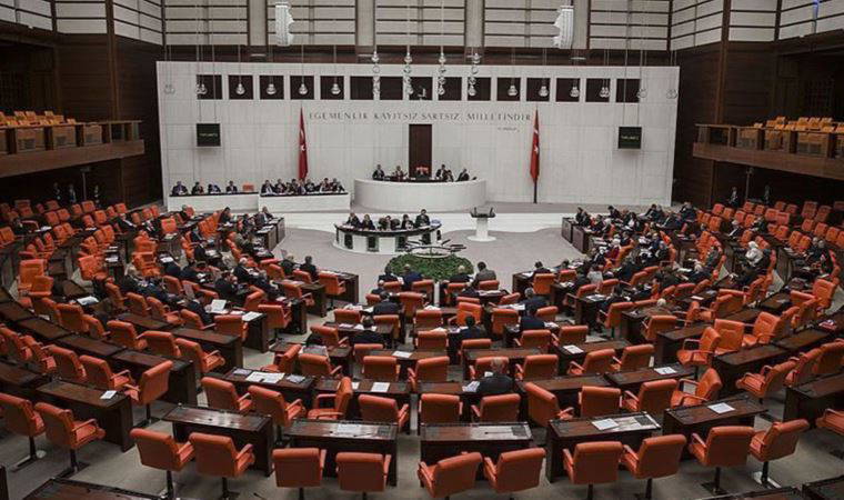 CHP'li Gürer gündeme getirdi: Meclis'e gelerek sorunlarını anlatan PTT çalışanları işten atılmış