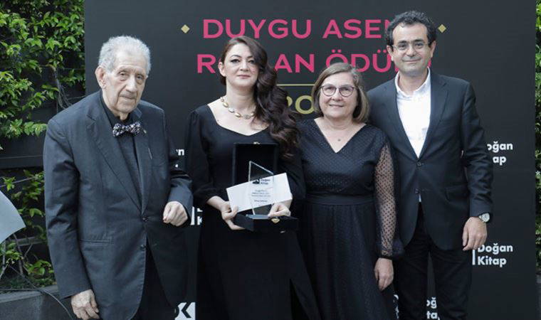 Duygu Asena Ödülü Seray Şahiner’in oldu
