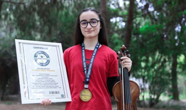 Cansu, kemanıyla 6 ayda elde ettiği 16 dereceyle Guinness'e girdi