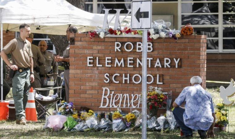 Texas polisi: Saldırgan ilkokula girdiğinde, kapıda güvenlik görevlisi yoktu