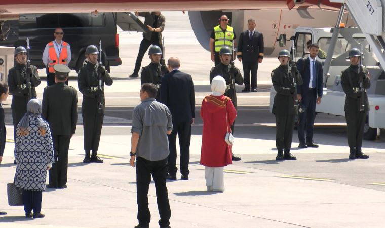 Cumhurbaşkanı Erdoğan Azerbaycan'a gitti (28 Mayıs 2022) (Video Haber)