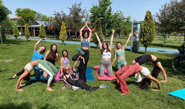 Parkta yoga yapan yurttaşlar CİMER'e şikayet edildi (29 Mayıs 2022)