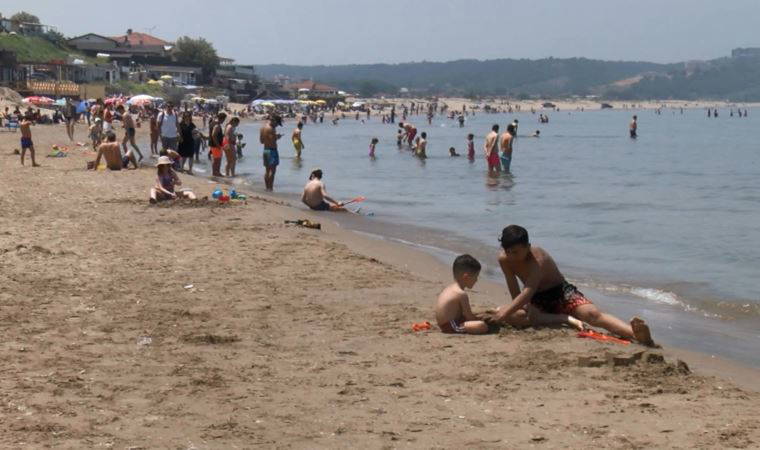 Şile'de plajlarda yoğunluk: 'Sultanbeyli'den geldik değişiklik olsun diye'