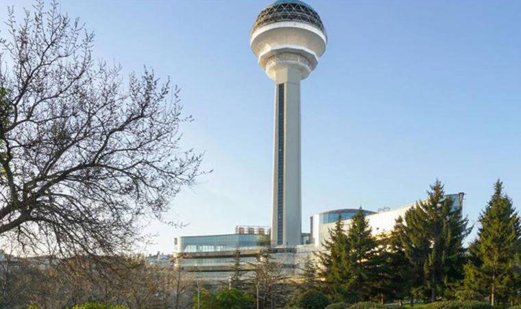 Başkentin simgesi Atakule, MKE Ankaragücü'nün renklerine büründü