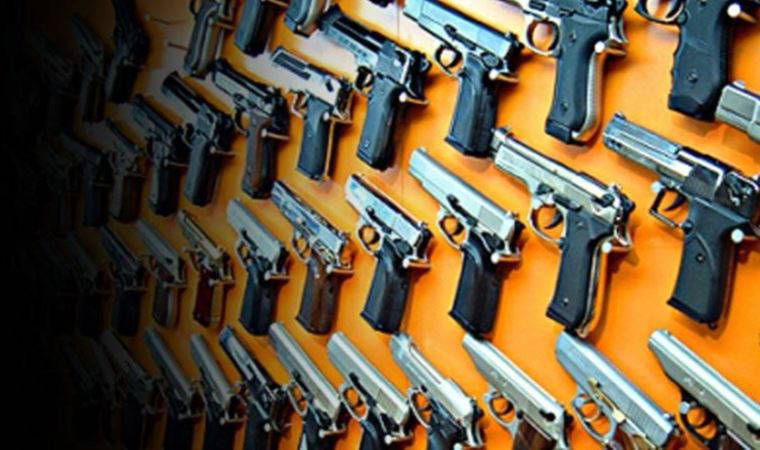 Konya'da kargoya verilen çorap kutuları arasında 60 tabanca ele geçirildi: 4 kişiye gözaltı