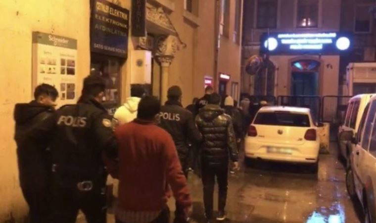 İstanbul’da 582 düzensiz göçmen yakalandı (04 Mayıs 2022) (Video Haber)