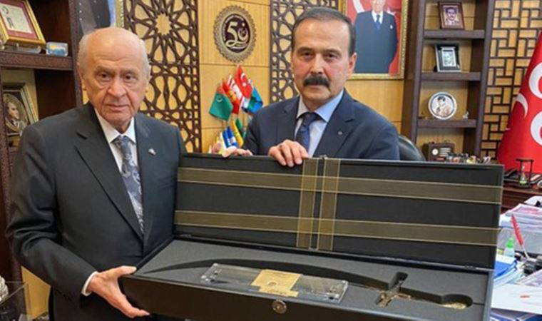 Bahçeli'den Kürşat Yılmaz'la görüşme: Kılıç hediye etti, 'bağlılığını' bildirdi