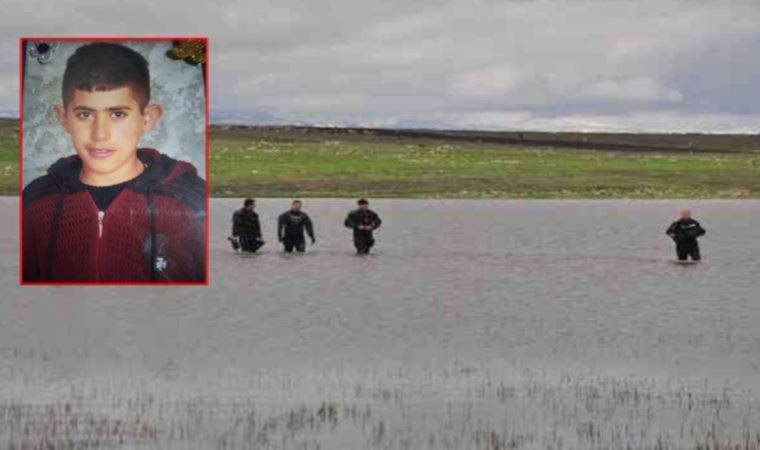 Kars'ta arife günü kırsalda kaybolan çocuk bir kayanın dibinde uyurken bulundu (04 Mayıs 2022) (Video Haber)