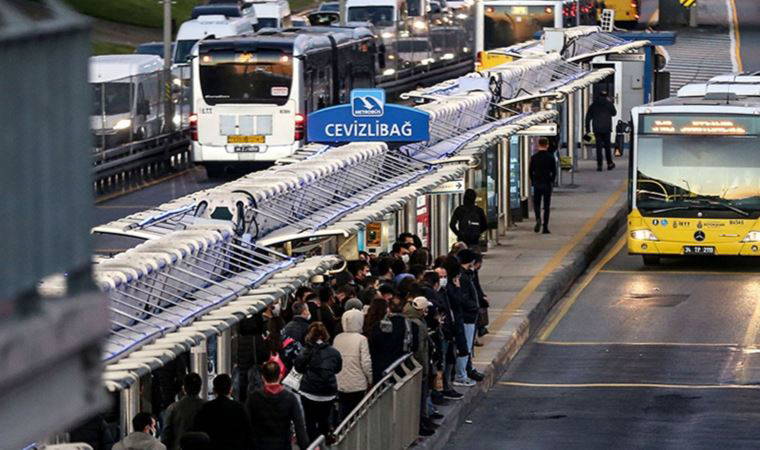 İstanbul'da toplu ulaşımda yoğunluk yaşanıyor