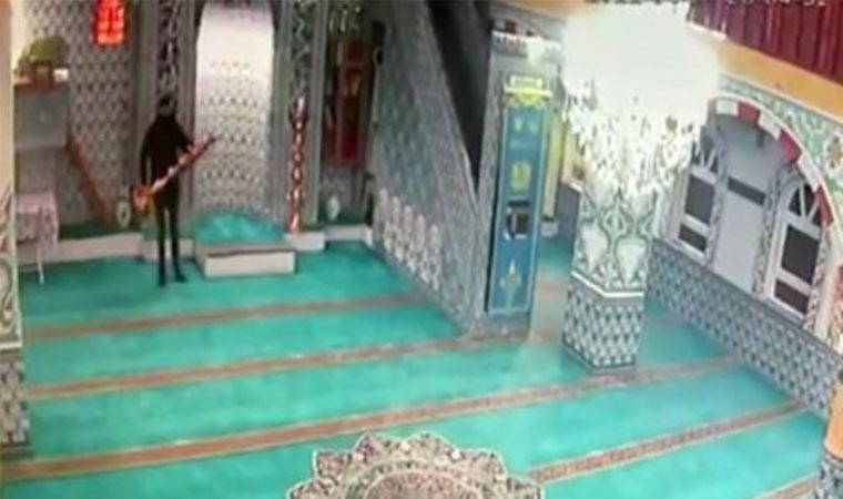 İstanbul'da camiden şamdan çalan hırsız yakalandı (05 Mayıs 2022) (Video Haber)