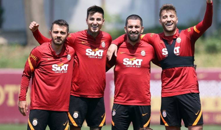 Galatasaray'daki üç eksik futbolcu takımla çalışmalara başladı