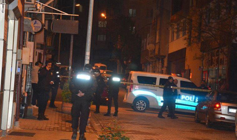 Eğlence mekanı çıkışı havaya ateş açan polise gözaltı (05 Mayıs 2022) (Video Haber)