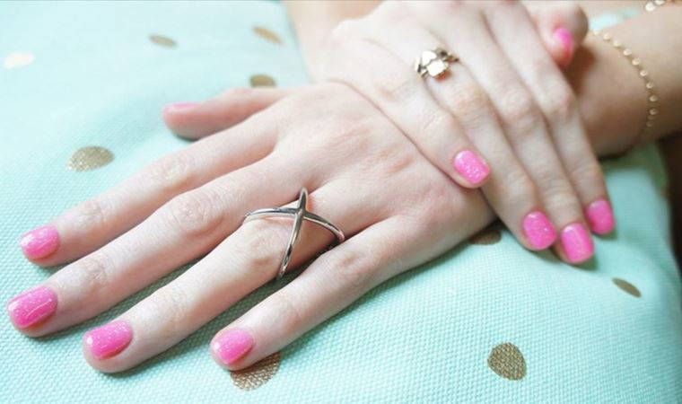 Kalıcı ojede büyük tehlike: Tırnak mantarı