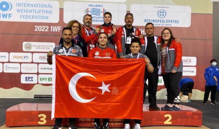 Dünya Gençler Halter Şampiyonası'nda Dilara Uçan 2 bronz madalya kazandı