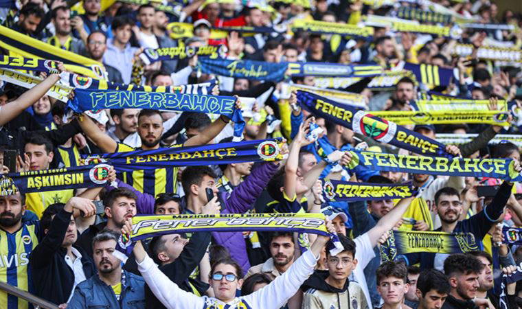 Fenerbahçe'den Trabzonspor'a gönderme pankart