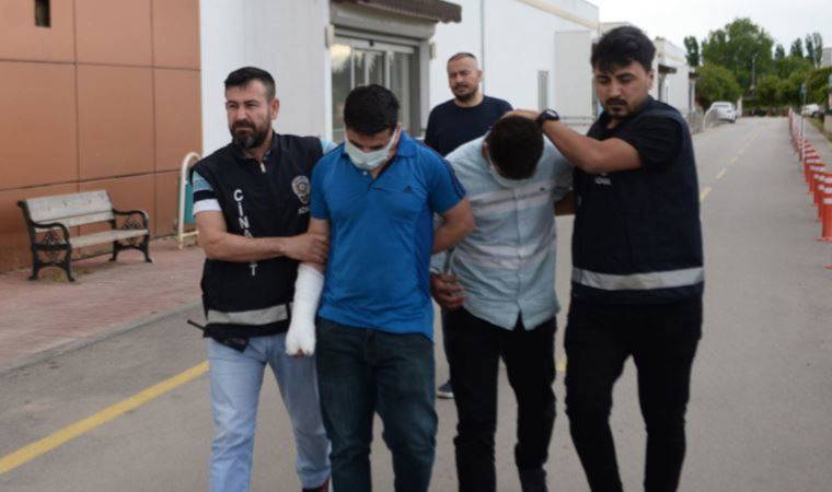 Dönercilerin yer kavgası: 1'i ağır 2 yaralı (09 Mayıs 2022) (Video Haber)