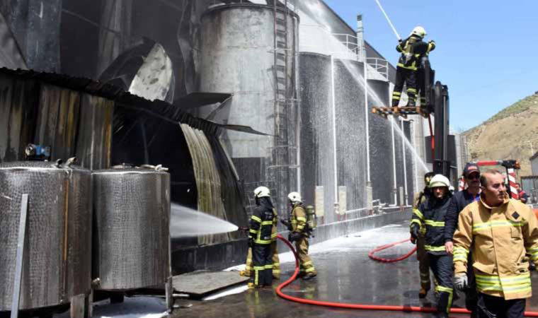 Kırıkkale'de madeni yağ fabrikasında yangın