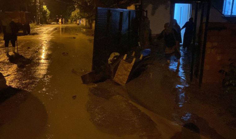 Amasya'da dere taştı ev, ahır ve tarım arazilerini su bastı