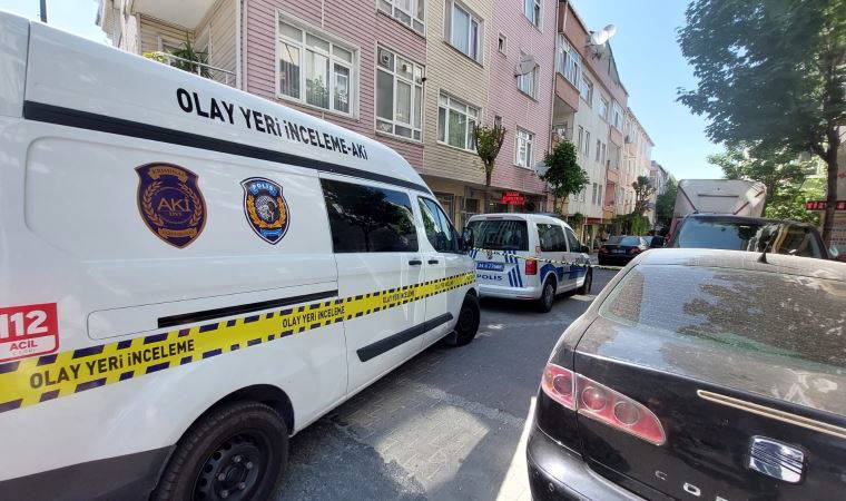 Küçükçekmece'de, içinde çocuk ve kadın olan araca silahlı saldırı