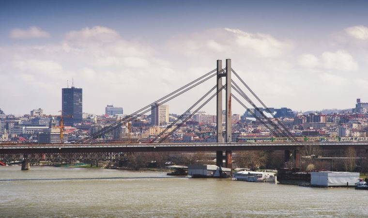 Sırbistan'a kimlikle seyahat 'kısa süre içinde başlayacak'