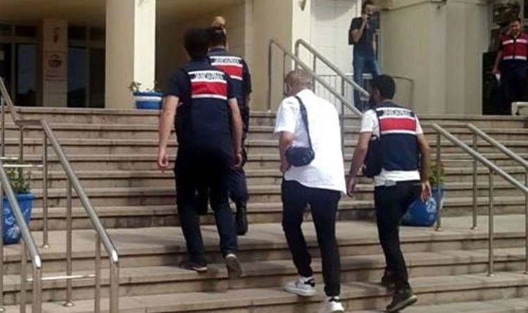 'Silahlı saldırıya uğradım' diyen film yapımcısı, kendi aracını kurşunlamış