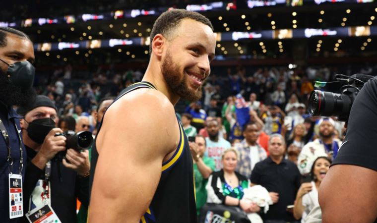Golden State Warriors, Boston Celtics karşısında NBA final serisini 2-2'ye getirdi