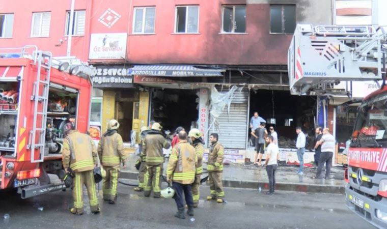 Esenyurt'ta mobilyacıda yangın paniği: Dükkan kullanılamaz hale geldi! (11 Haziran 2022) (Video Haber)