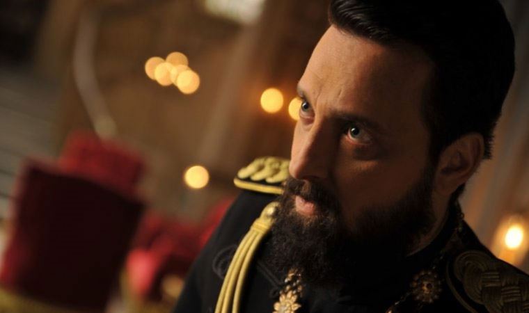 Burnu kırıldı, el bileği ve parmakları çatladı