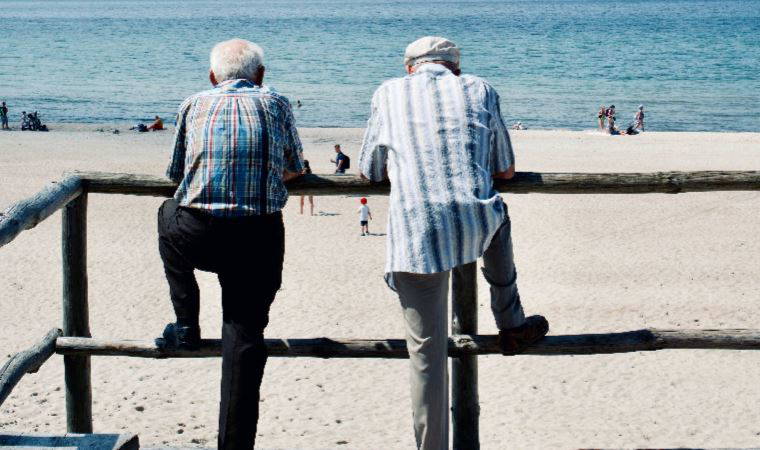 Andropoz nasıl önlenir? Andropoz ne kadar sürer? Erkeklerde andropoz dönemi nasıldır? Andropoza giren erkek nasıl davranır? Andropoz psikolojik belirtileri nelerdir?