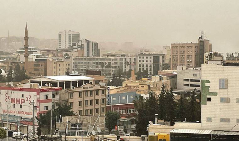 Şanlıurfa'da toz bulutu etkili oldu (03 Haziran 2022)