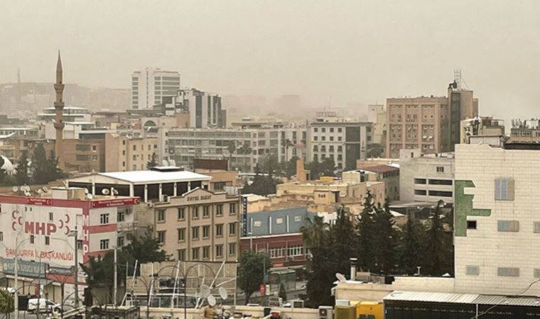 Şanlıurfa'da toz bulutu etkili oldu (03 Haziran 2022) (Video Haber)